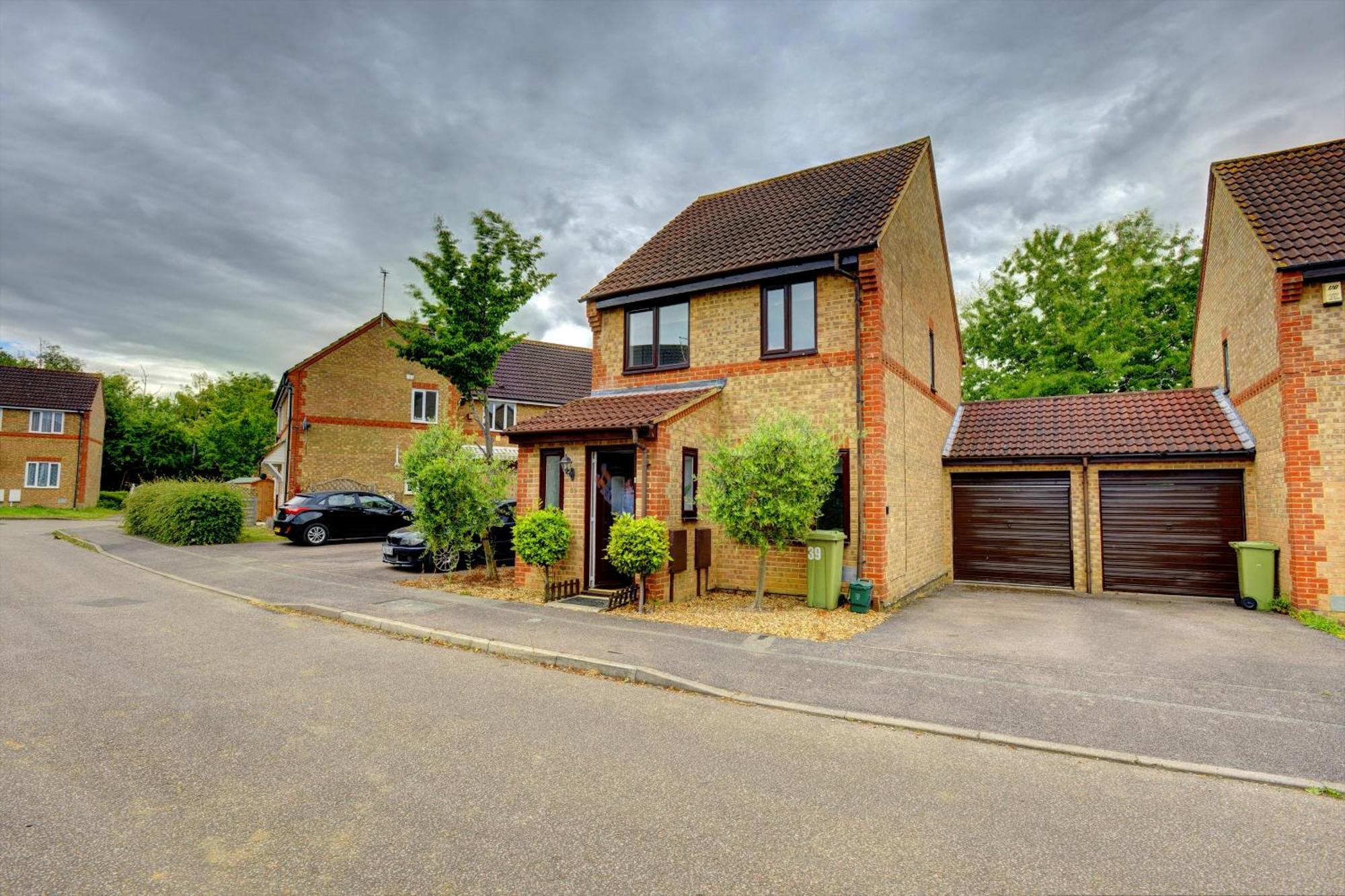 The Bernstein Executive House By Silva Short Lets & Serviced Accommodation Milton Keynes With Garden & Parking Wavendon Bagian luar foto